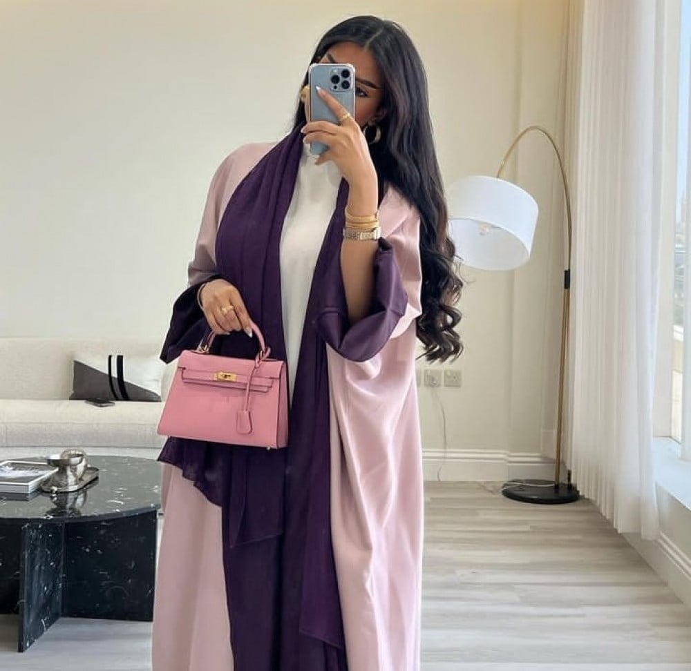 Double-faced abaya, double-faced crepe fabric, pink and mauve, butterfly cut + mauve dotted chiffon veil