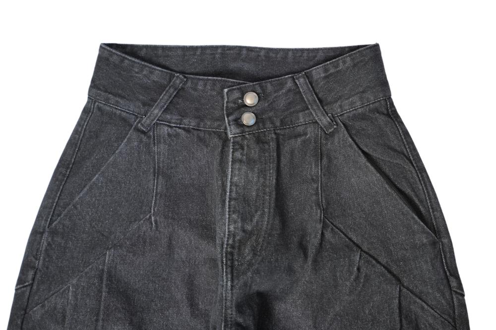 بنطلون بلون اسود واسع للجنسين بتصميم عصري جدا