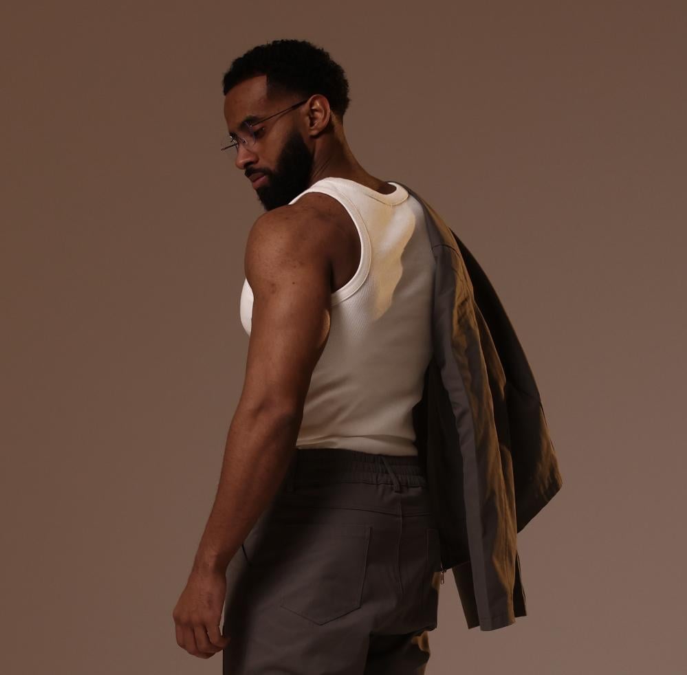 قميص بدون أكمام - أبيض