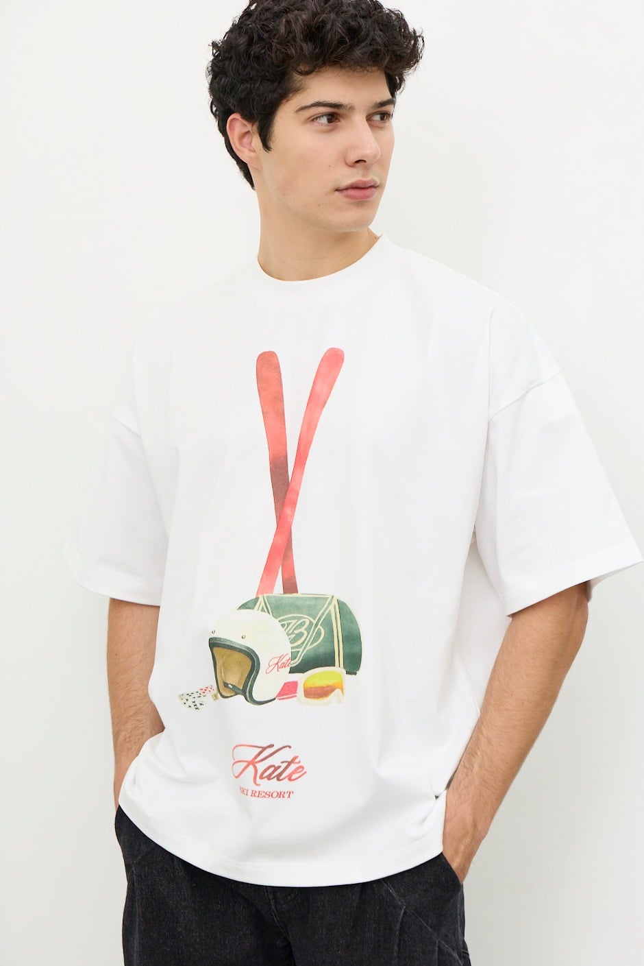KATE SKI RESORT WHITE T-SHIRT