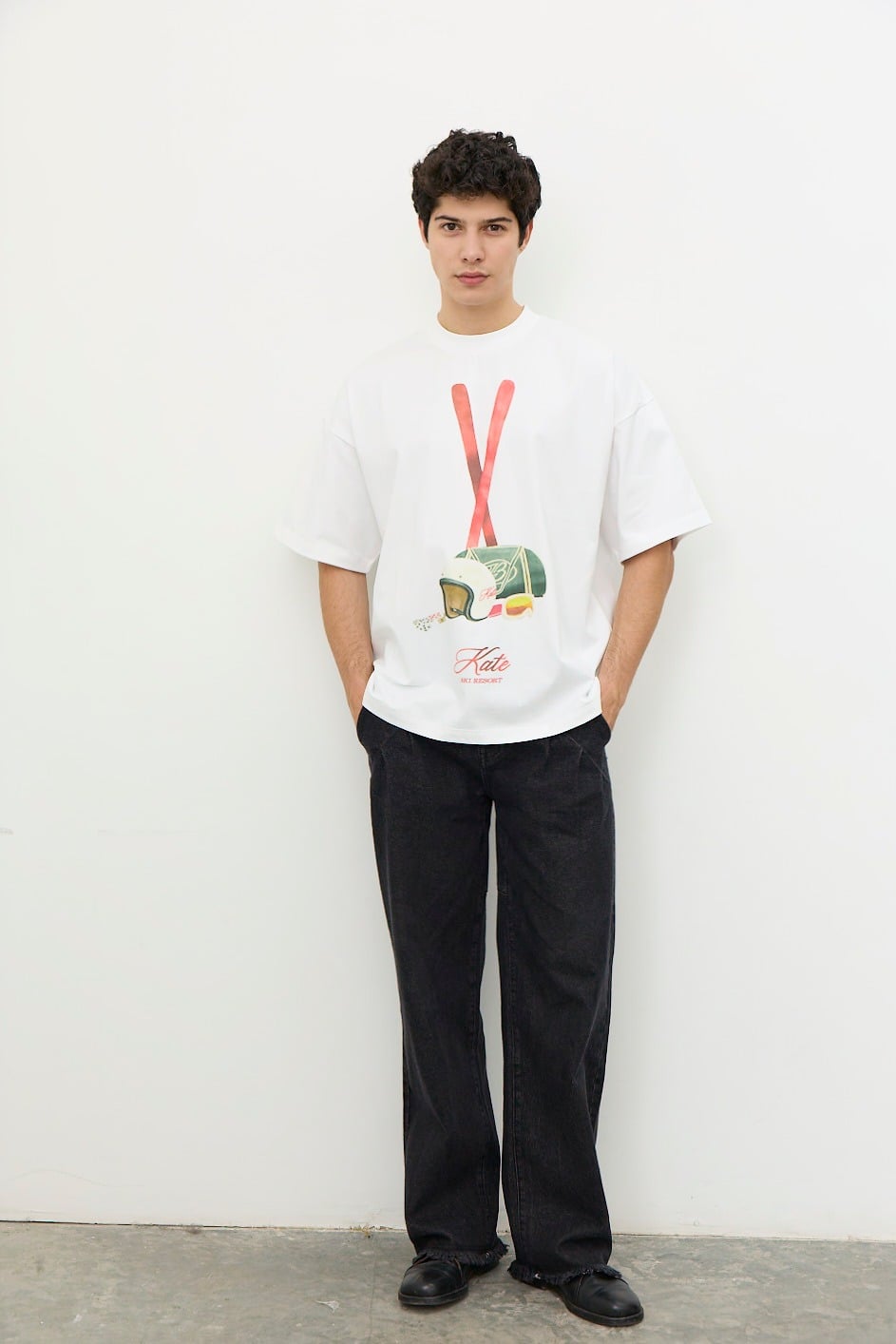 KATE SKI RESORT WHITE T-SHIRT