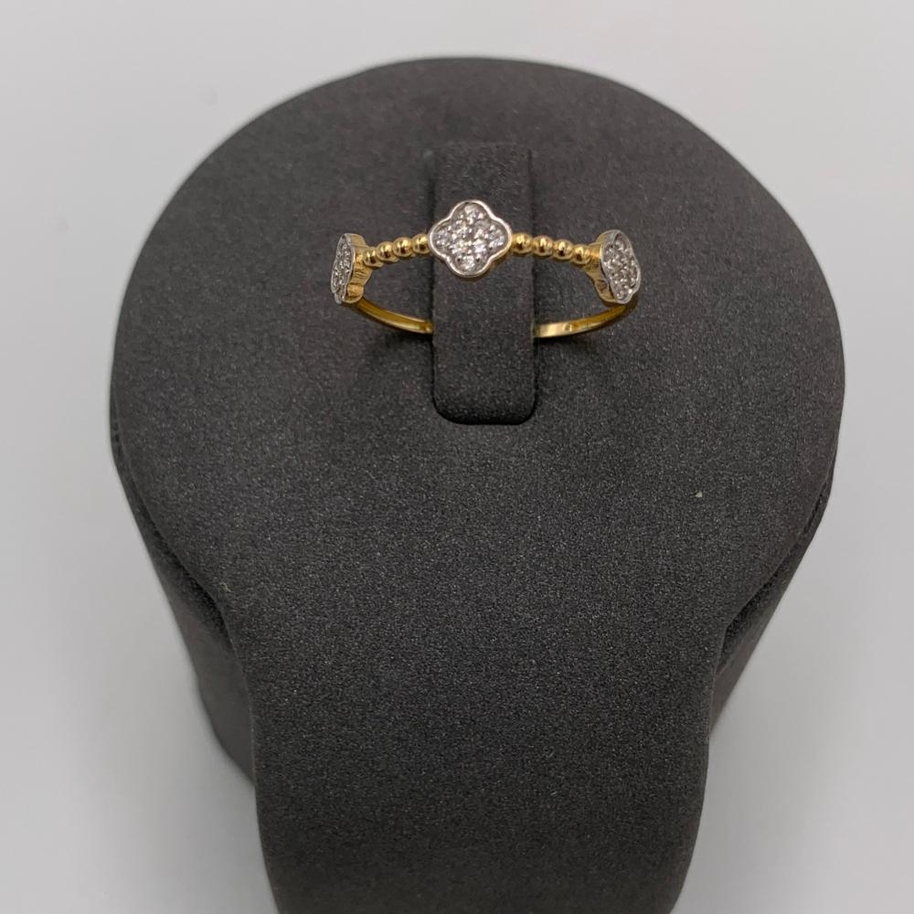 خاتم إيطالي ذهب عيار 18 – وزن 0.94 جرام بتصميم مرصع أنيق