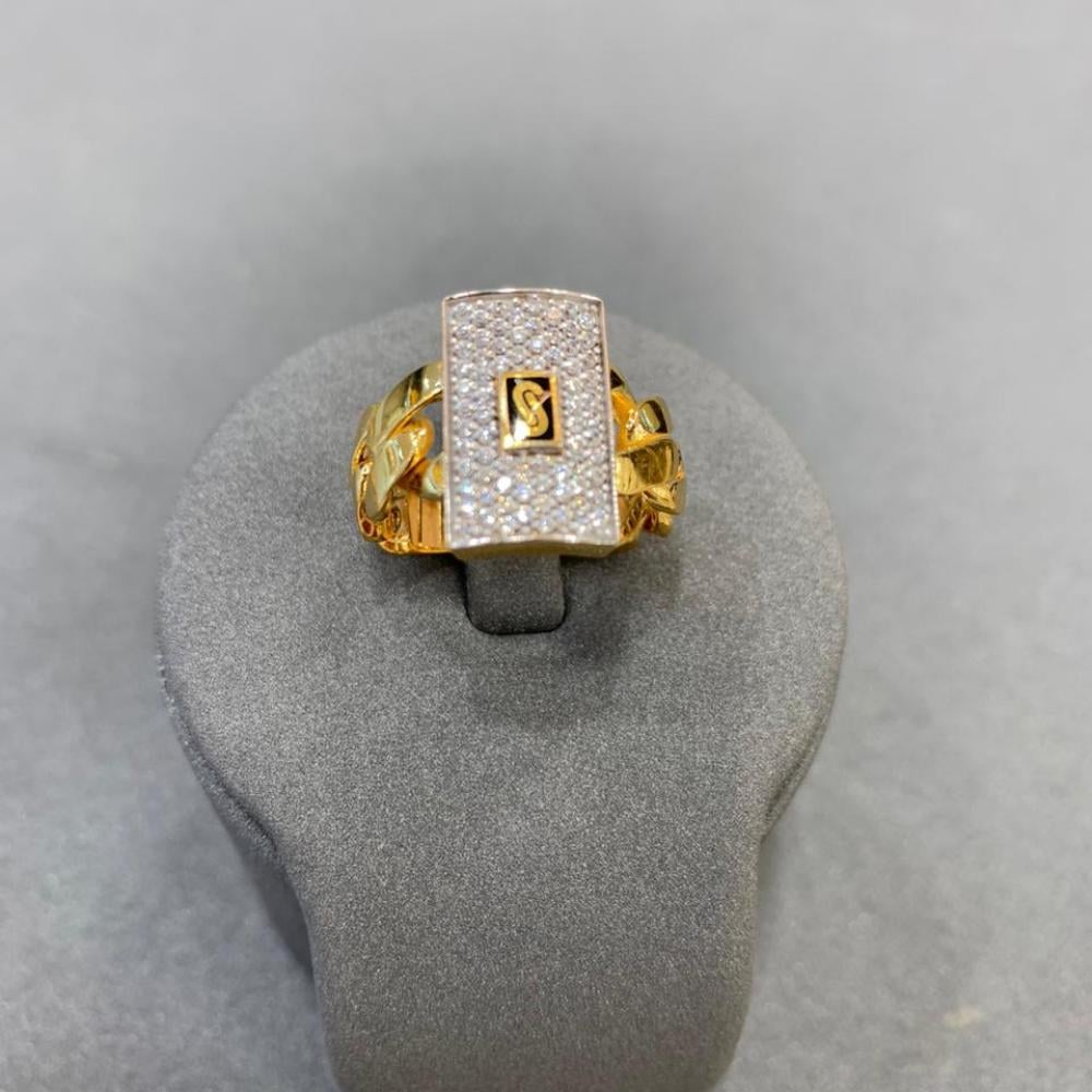 خاتم إيطالي فاخر من ذهب عيار 21 بتصميم مستطيل مرصع ولمسة حرفية لامعة – وزن 5.01 جرام