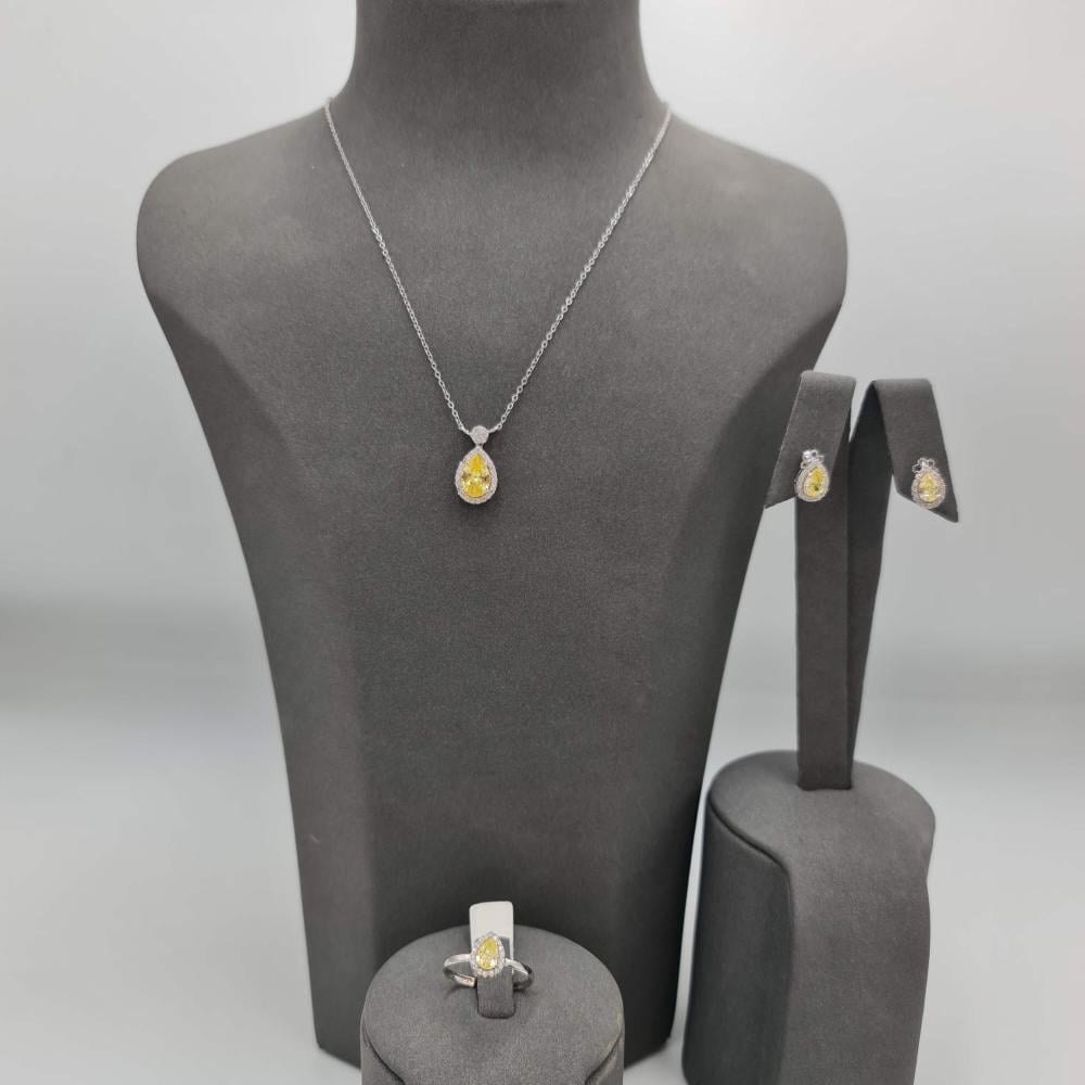 نص طقم بحريني فاخر من ذهب عيار 18 بتصميم طيراني أنيق – خفة وجمال بوزن 4.45 جرام