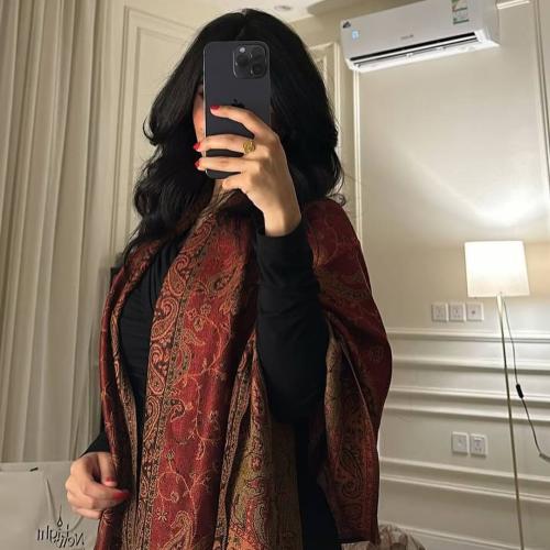 شال كشميري اللون احمر