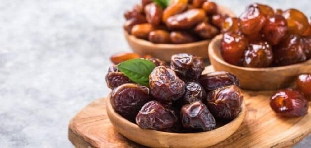 هل أكل التمر يكثف الشعر