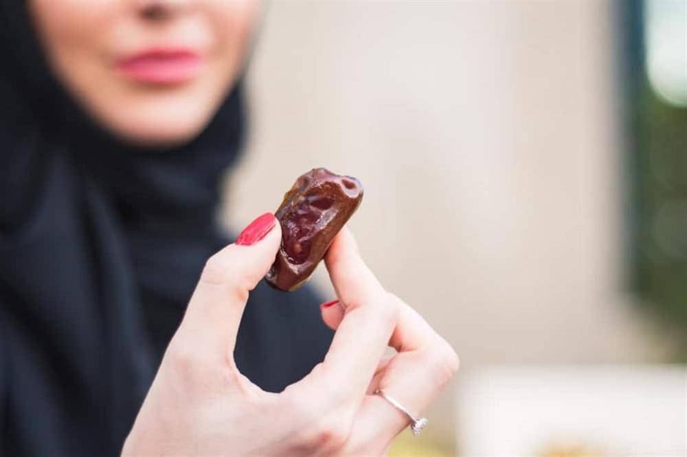 فوائد التمر للدورة الشهرية