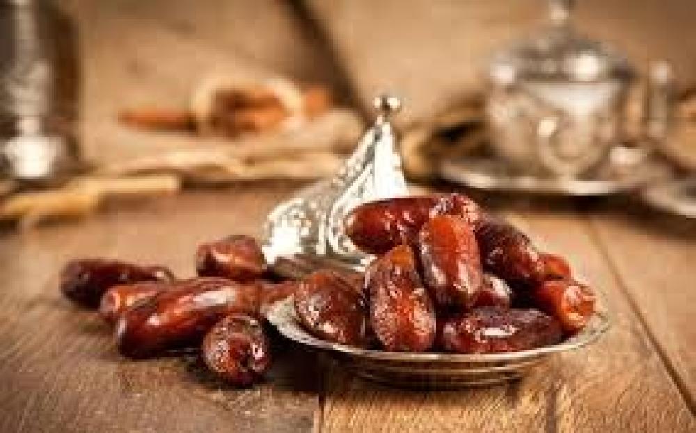 كم عدد حبات التمر المسموح بها