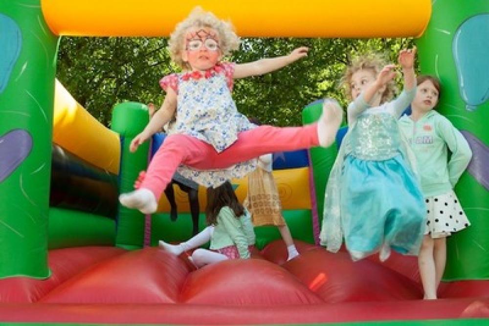 Children's birthday party supplies — a complete list of toys and accessories