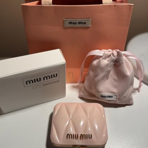 مرايا miu miu مع الكيس