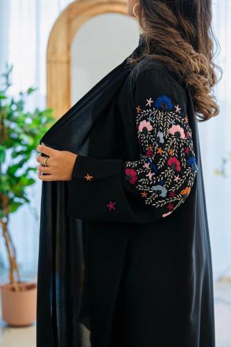 عبايه اسود مع تطريز