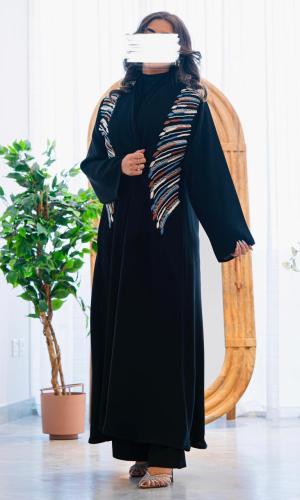 عبايه كريب كلوش تطريز مع شك