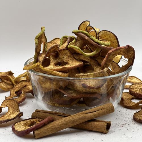 تفاح مجفف مقرمش بالقرفة Dried apples with cinnamon