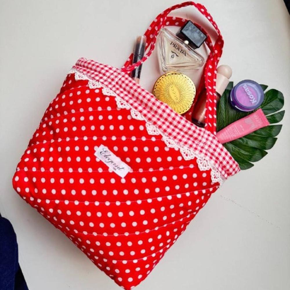 حقيبة يد محاكة يدوياً من قماش ممتاز مع سحاب متين عمليه أنيقه ومثالية للاستخدام اليومي