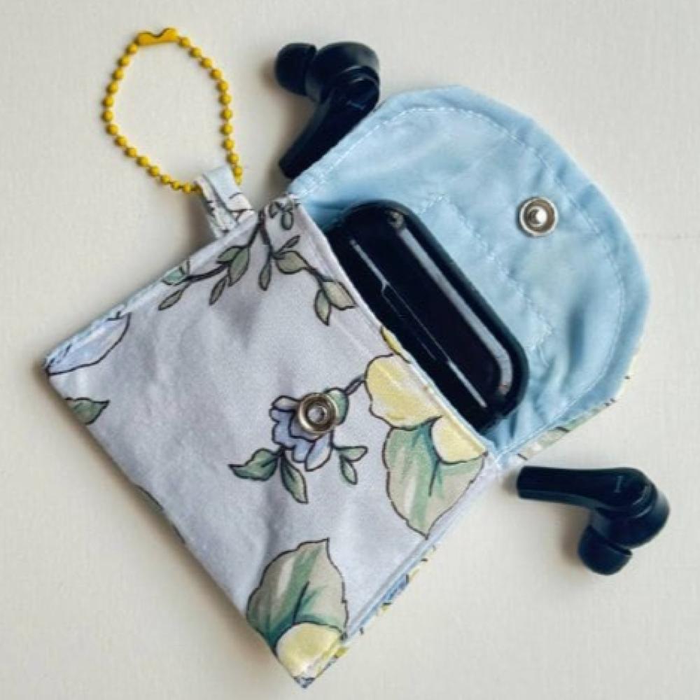 حقيبة قماشية بسحاب لحفظ الفوط النسائية بتصميم مميز و يدوي تمنحك خصوصية ونظافة أينما كنتي و صديقة للبيئة