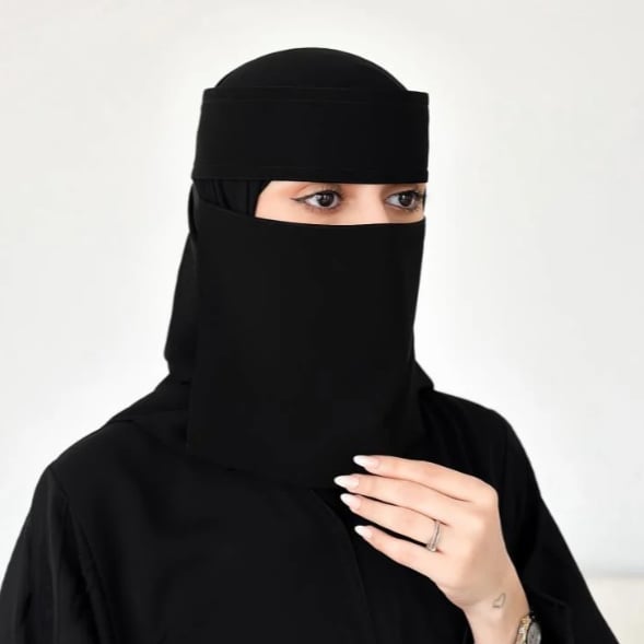 نقاب عادي قصير ربط