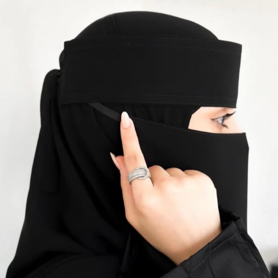 نقاب عادي قصير ربط