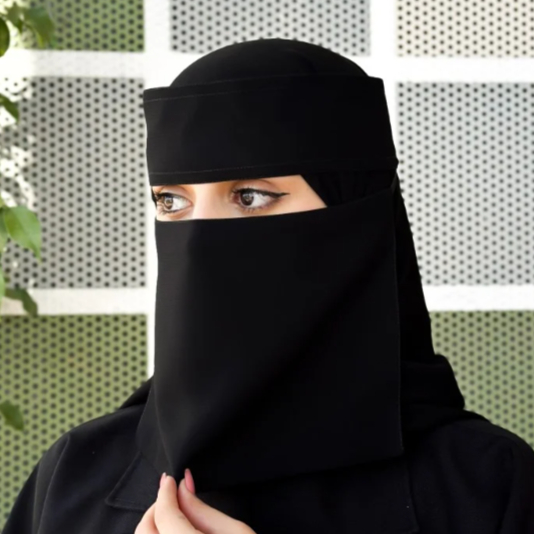 نقاب عادي قصير ربط