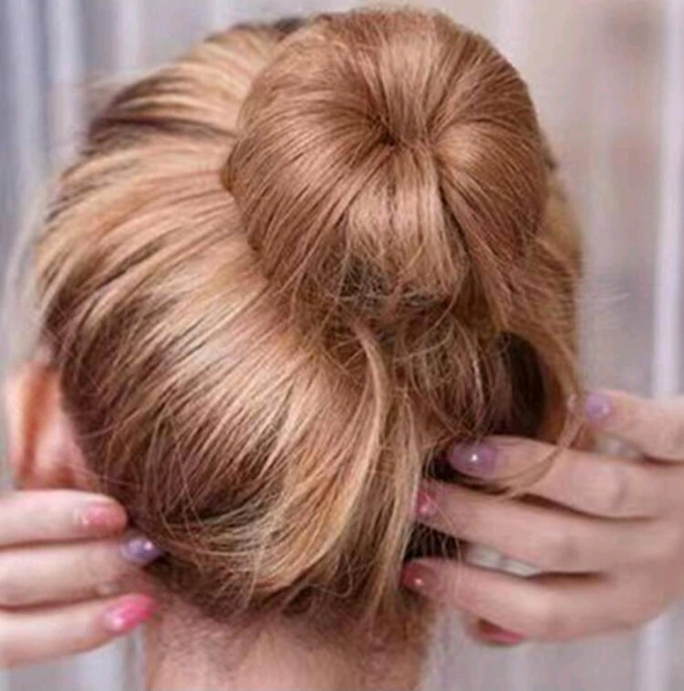 أداة بسيطة لصنع كعكعة الشعر