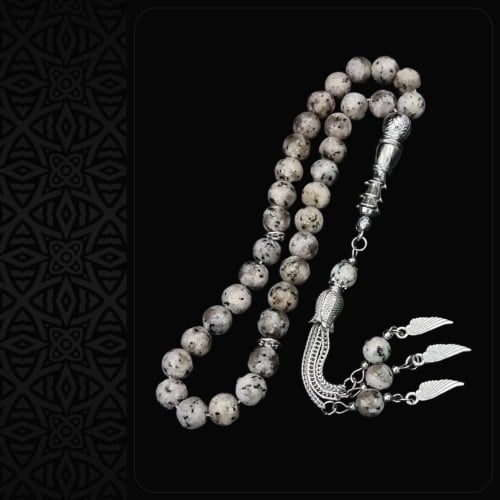 سبحة فاخرة من أحجار كريمة