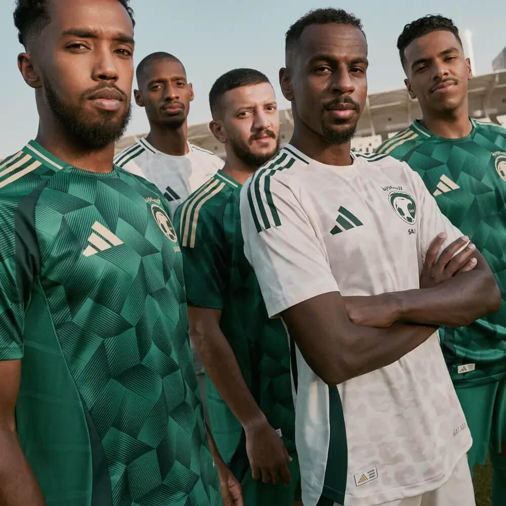 تيشرتات المنتخب السعودي