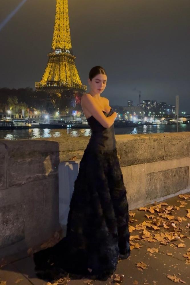 فستان الورد الاسود