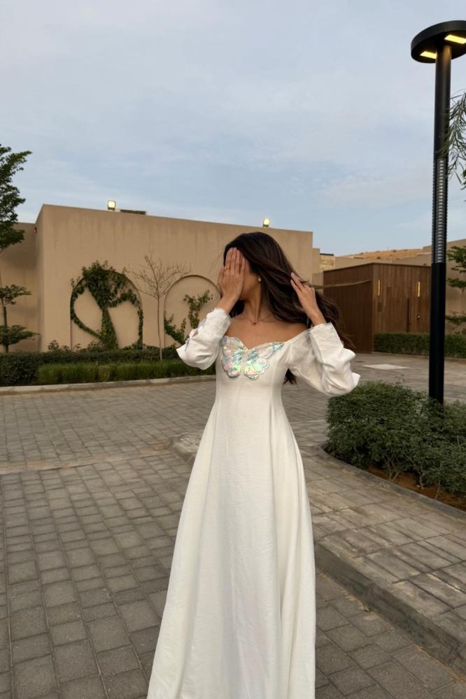 فستان الفراشة الصيفي اللون الأبيض