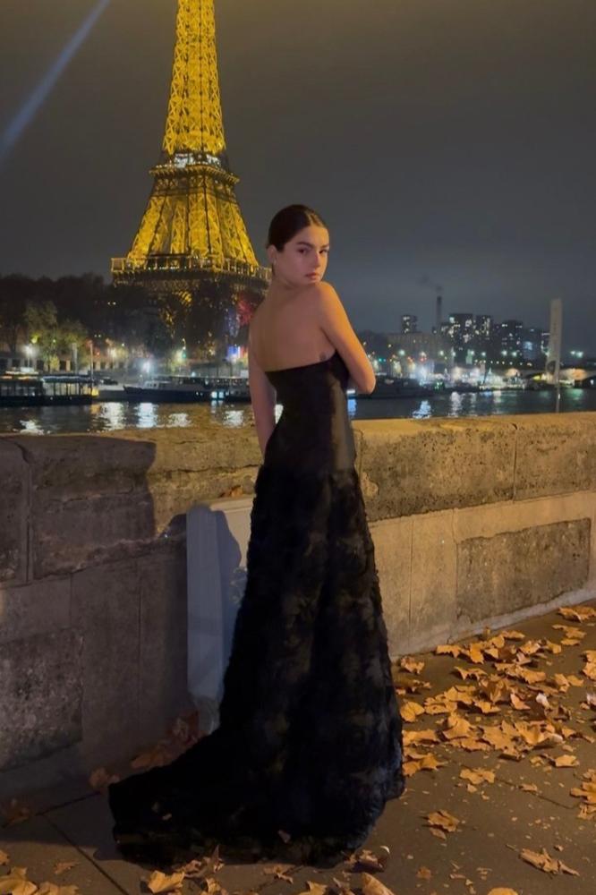 فستان الورد الاسود