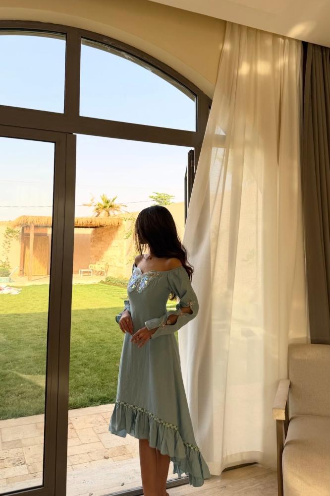 فستان الفراشة الصيفي اللون السماوي