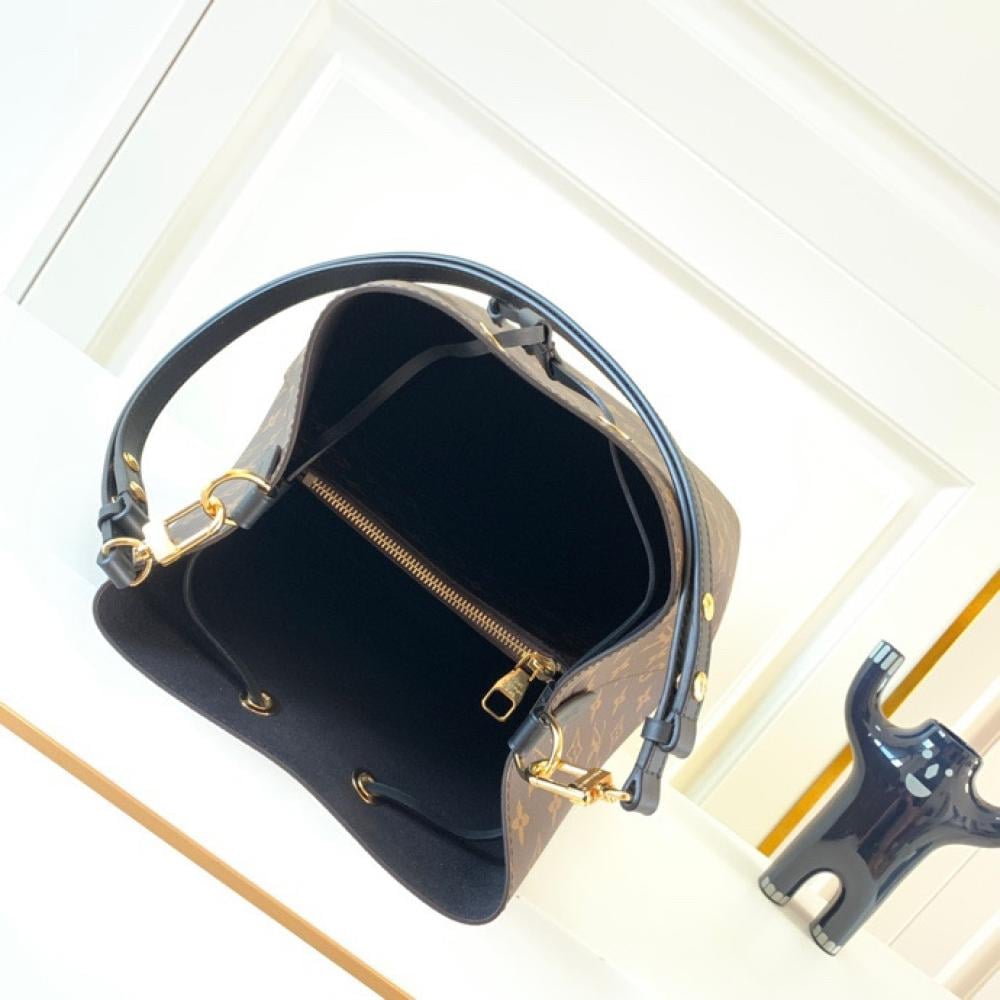 لوي فيتون مقاس 26 cm