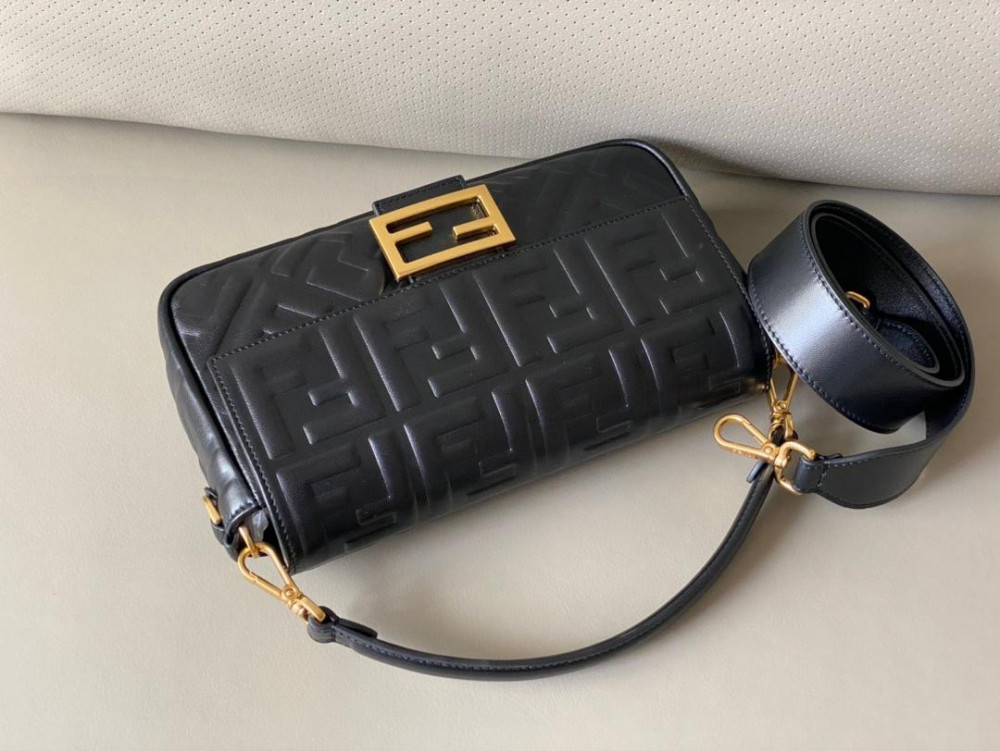 فندي باغيت مقاس 27 cm