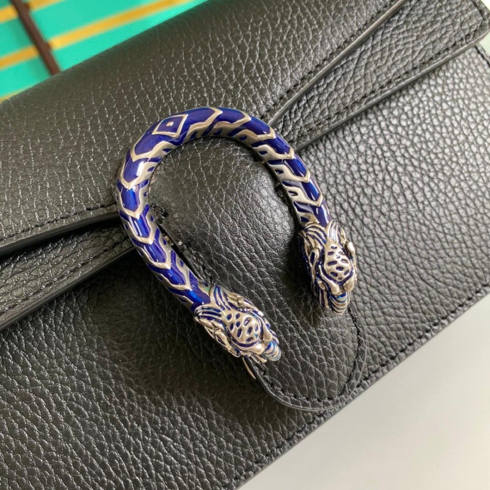 قوتشي مقاس 25 cm