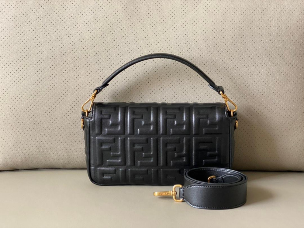 فندي باغيت مقاس 27 cm