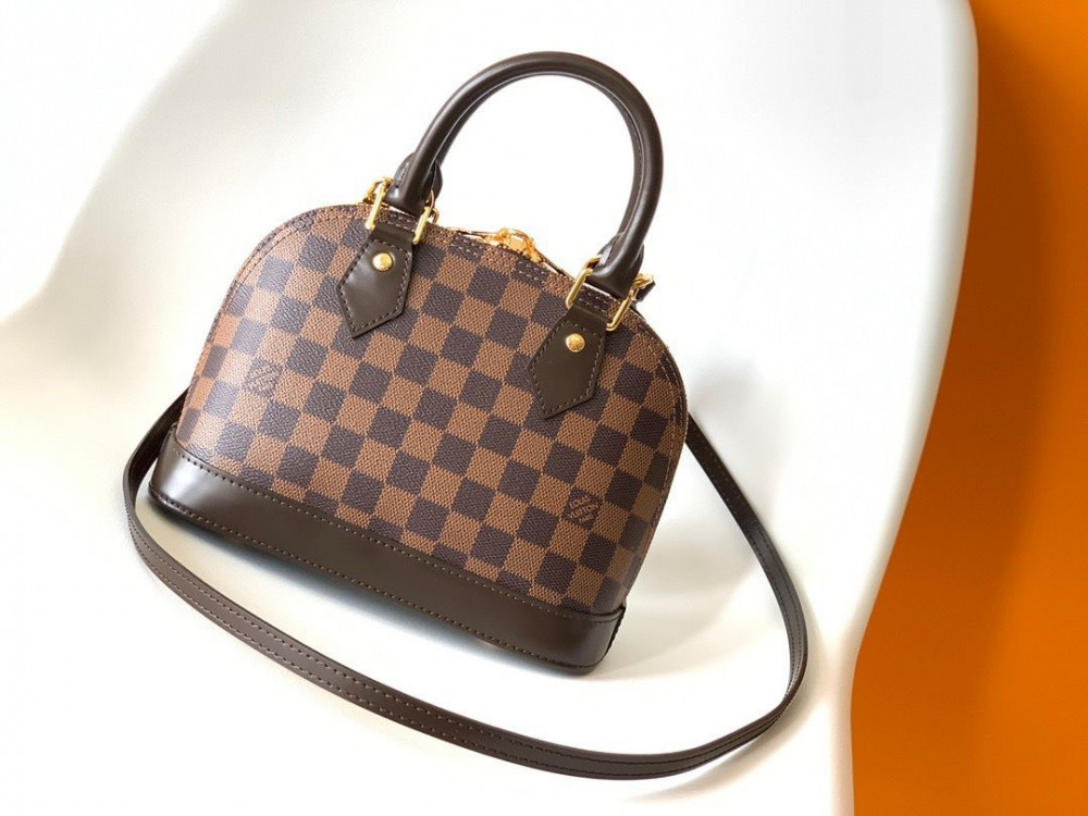 لوي فيتون مقاس 23.5 cm