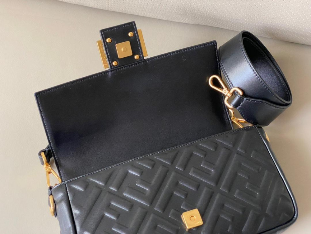 فندي باغيت مقاس 27 cm