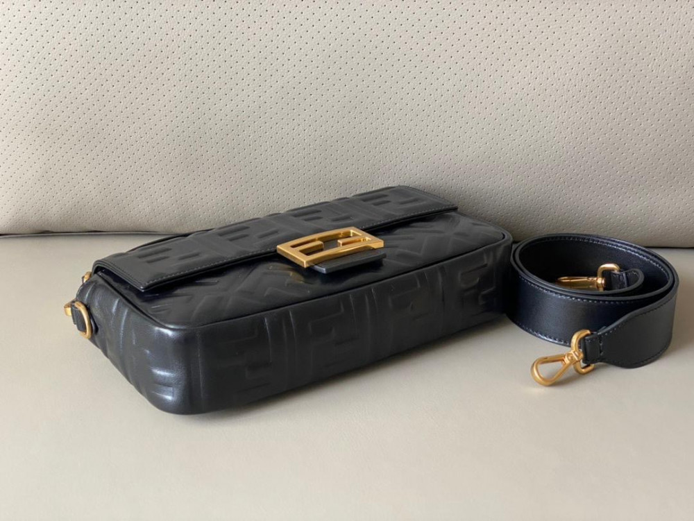 فندي باغيت مقاس 27 cm