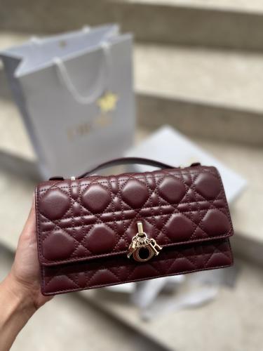 شنطة Dior