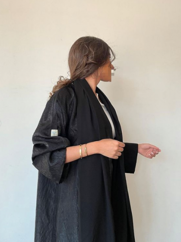 عباية كريب لمعة اسود