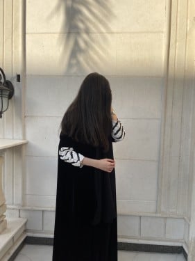 Black X white Velvet