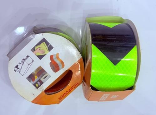 شريط تحذبري لاصق وعاكس للاضاءة الليلية