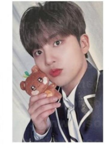 ميدالية 10cm  ANITEEZ ( Jongho )