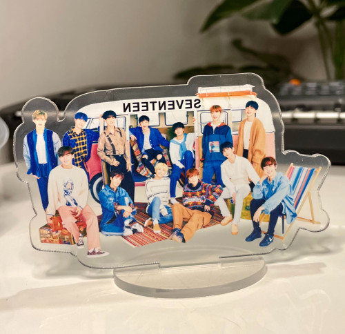 Seventeen ستاند