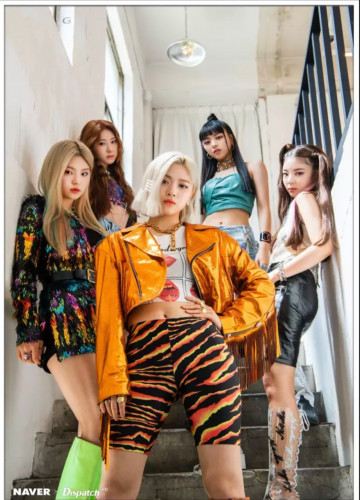 بوستر ITZY 30x42cm