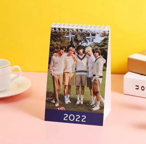 ستاند وتقويم صور TXT مع تقويم من الخلف