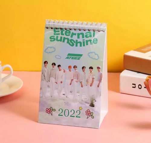 ستاند صور Ateez مع تقويم من الخلف