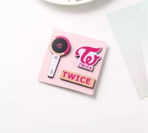 مجموعة بروش Twice