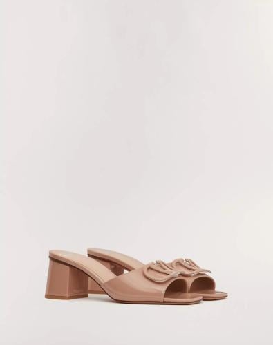 كعب valentino