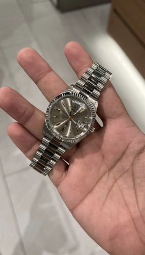 West End Watch Co ساعة