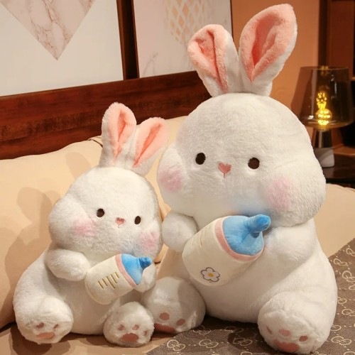 Kawaii الأرنب اللطيف مع زجاجة الحليب