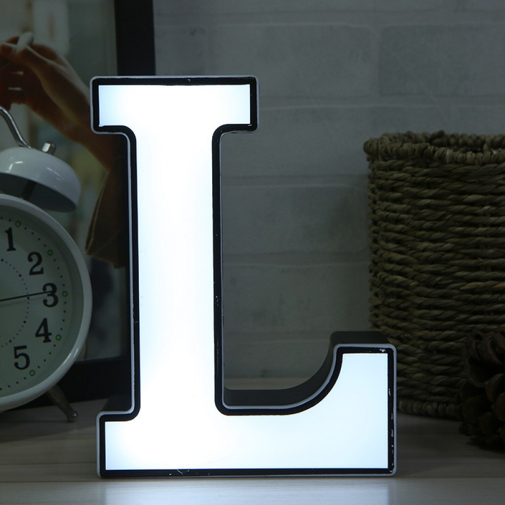 حروف مضيئة LED شحن USB حجم 18 سم